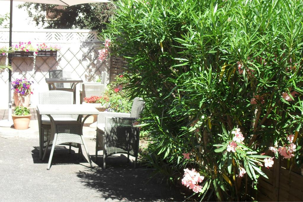 Hotel Le Langue D'Oc 아그 외부 사진