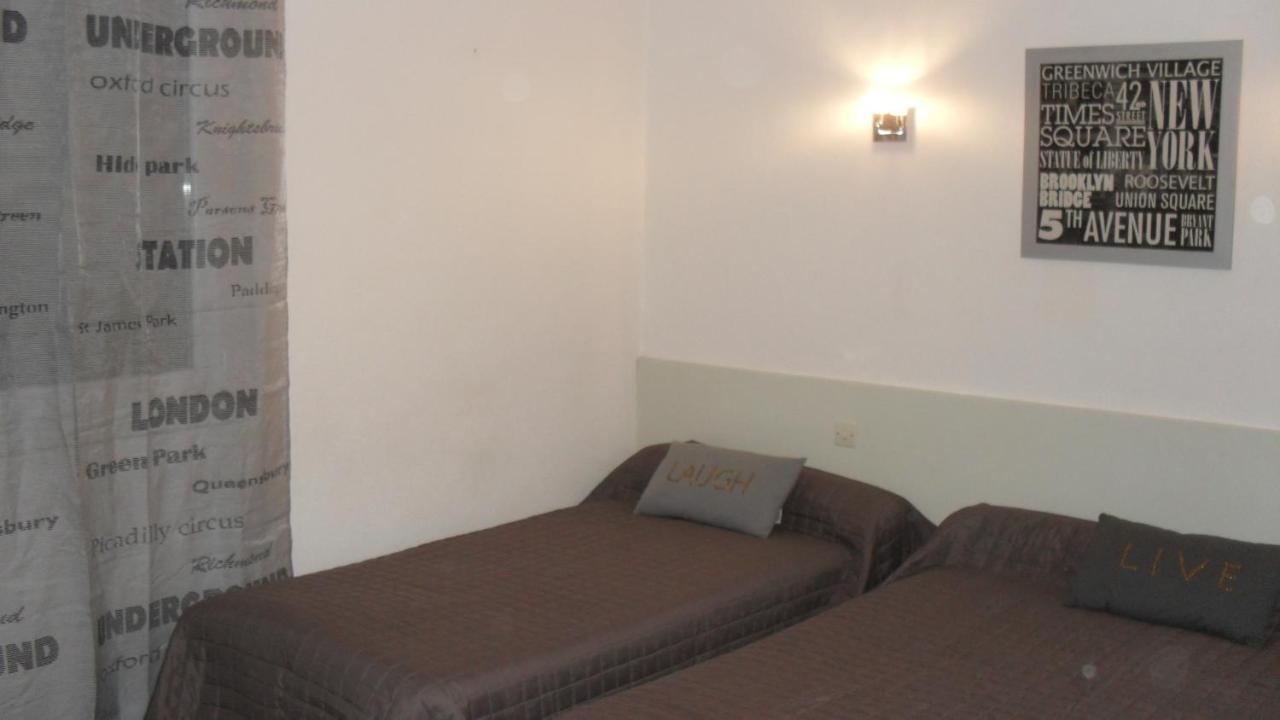 Hotel Le Langue D'Oc 아그 객실 사진
